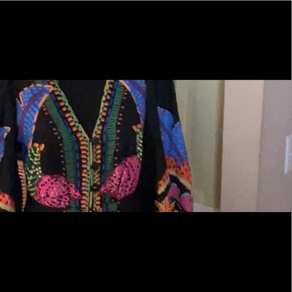 FARM Rio Vibrant Long Sleeve Dress w small call out. N - Picture 4 of 5